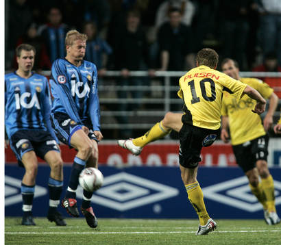 Samuel Holmén (10), Elfsborg skjuter. Skott