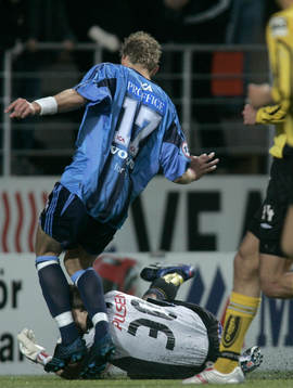Johan Wiland, målvakt, Elfsborg, greppar bollen framför