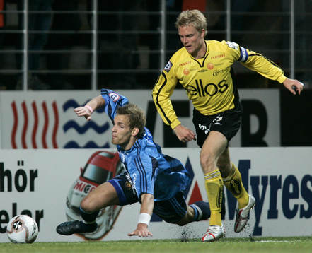 Sören Larsen, Djurgården, faller, Johan Sjöberg kommer