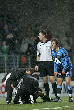 Johan Wiland, skada och Tobias Hysén. Läkare