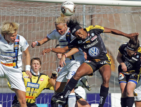 Laura Kalmari, Djurgården/Älvsjö och Elaine E Moura,