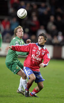 F Karisik mot Erik Johansson