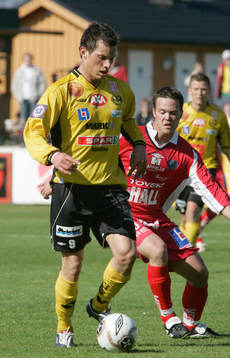 Peter Hiir-Salakka, Mjällby och Jens Josefsson, Falkenberg