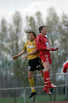 Mikael Dahlgren och Martin Nordbladh nickduellerar