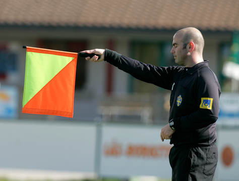 Linjedomare, assisterande domare, flagga, linjeflagga