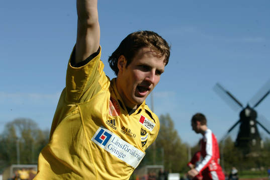 Mål, Mikael Dahlgren jublar