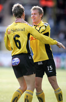 Andreas Klarström kramar om Daniel Alexandersson