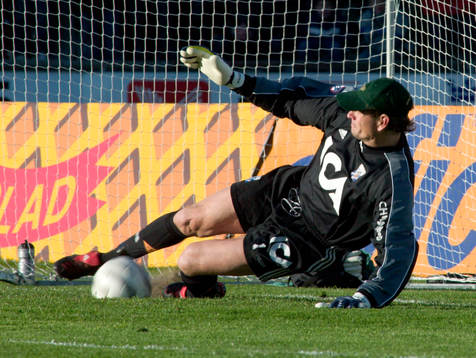 Bengt Andersson, målvakt IFK Göteborg räddar en straff