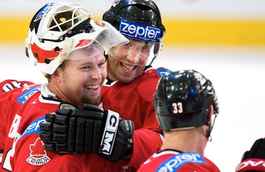 Martin Brodeur, målvakt, Joe Thornton och Kris Drapper