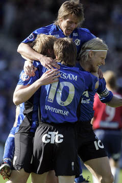 1-0 Peter Larsson och hela HBK jublar