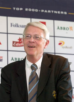 Sune Hellströmmer, Fotbollförbundet