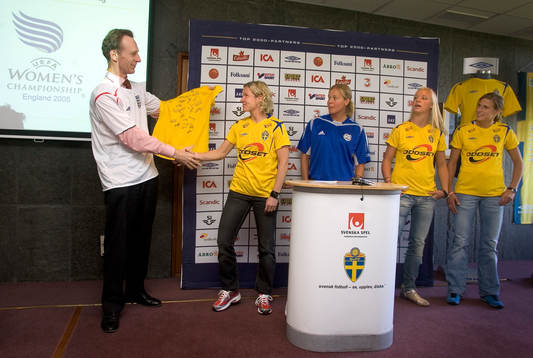 Anthony Joyce Cary, Storbritanniens sverige ambassadör,