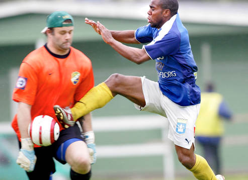 Stephen Ademolu, Trelleborg och Niclas Svensson, målvakt