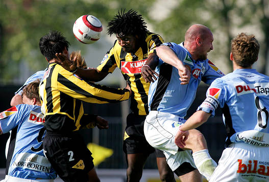 Jimmy Dixon, Häcken tar hand om bollen