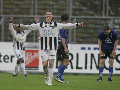 1-0, Jon Jönsson, som jublar