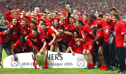 Liverpool har vunnit finalen på straffar. Lagbild, jubel,