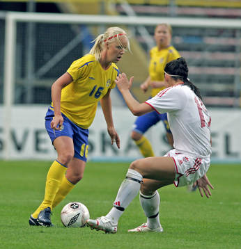 Caroline Seger, Sverige