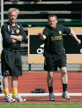 Percy Olsson, assisterande tränare, och Peter Persson,