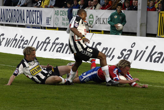 Landskrona spelarna Kingley amuneke och Antti Okkonen