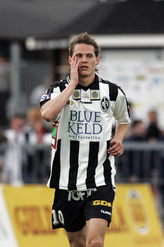 3-0, straffskytten Jon Jönsson, målgest