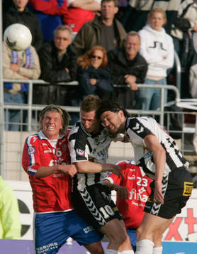 Christian Järdler nickduellerar med BoIS JOn Jönsson och
