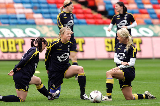 Frida Östberg, Sara Larsson och Anna Sjöström, Sverige