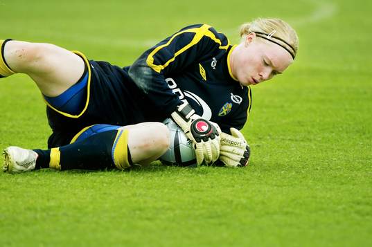 Hedvig Lindahl, målvakt
