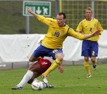 Alexander Farnerud flyger över en maltes