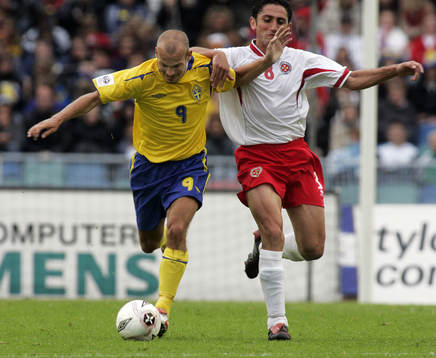 Fredrik Ljungberg rycker loss från Stefan Giglio