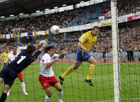 1-0 Mattias Jonson förbi Justin Haber i Maltas mål