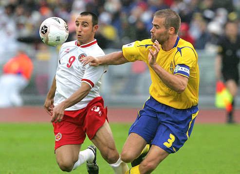 Michael Mifsud, Malta och Olof Mellberg, Sverige