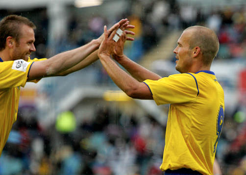 Mattias Jonson grattar Fredrik Ljungberg, Sverige