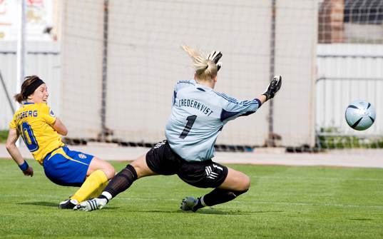 Sverige - Danmark. Hanna Ljungberg, Sverige gör 1-0 på