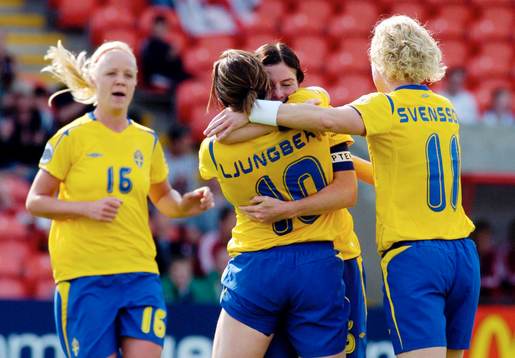 Hanna Ljungberg, Victoria Svensson och Malin Moström,