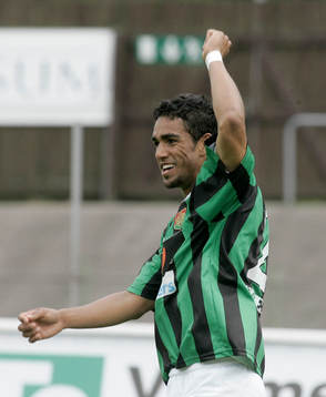 0-2 och hjälten Wilton Figuiredo jublar. Jubel