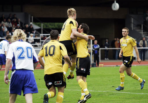 0-1 Niklas Fischer, Johan Persson grattar. Jubel