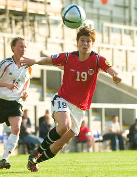 Stine Frantzen, Norge och Conny Pohlers, Tyskland