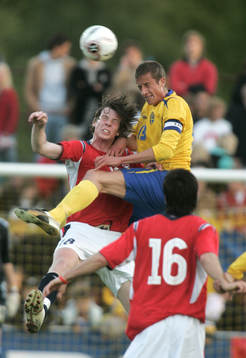 Jonas Olsson, Sverige, i nickduell med Jesper Mathisen,