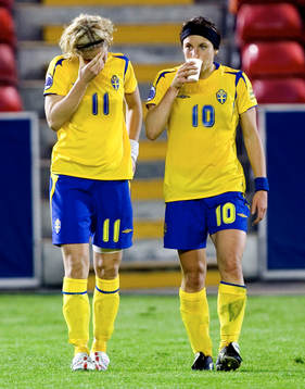 Victoria Svensson och Hanna Ljungberg, Sverige. Depp
