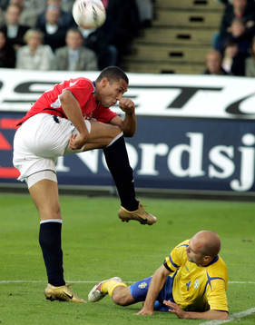 John Carew, Norge och Teddy Lucic, Sverige