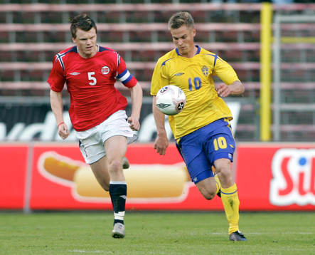 John Arne Riise, Norge och Markus Rosenberg, Sverige