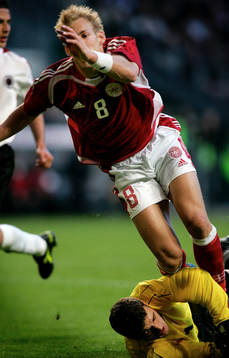 Sören Larsen, Danmark och Ilion Lika, målvakt,  Albanien