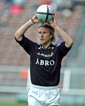 Markus Karlsson, AIK. Inkast