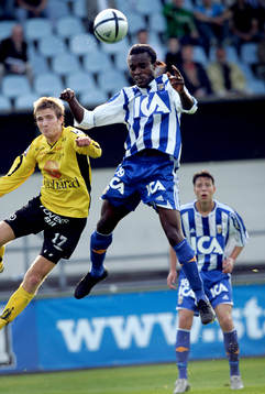 Peter Ijeh, Göteborg tillbaka sokm målskytt. Här nickar