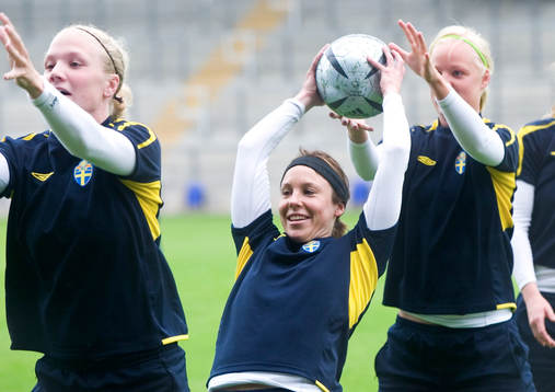 bollövning med Anna Påhlsson, Hanna Ljungberg, Caroline