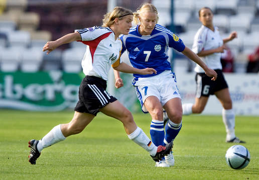 Britta Carlsson, Tyskland och Anna Mäkinen, Finland