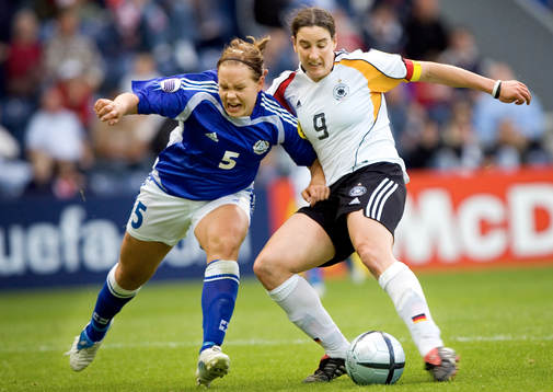 Birgit Prinz, Tyskland och Tiina Salmén, Finland