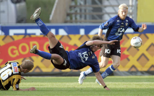 Marcus Jarlegren, Häcken bjuder Dusan Djuric, Halmstad på