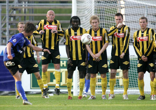 1-0, Dusan Djuric, Halmstad, frispark, mur