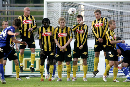 1-0, Dusan Djuric, Halmstad, frispark, mur